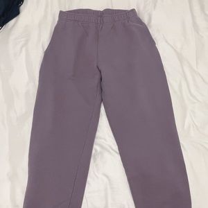 Aritzia Boyfriend fit sweatpants